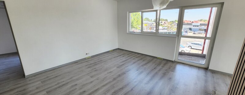 Berceni, intersectie Aparatori, stradal vizibil, intreg etaj 1,