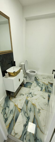 Berceni, intersectie Aparatori, stradal vizibil, intreg etaj 1,