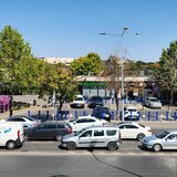 Berceni, intersectie Aparatori, stradal vizibil, intreg etaj 1